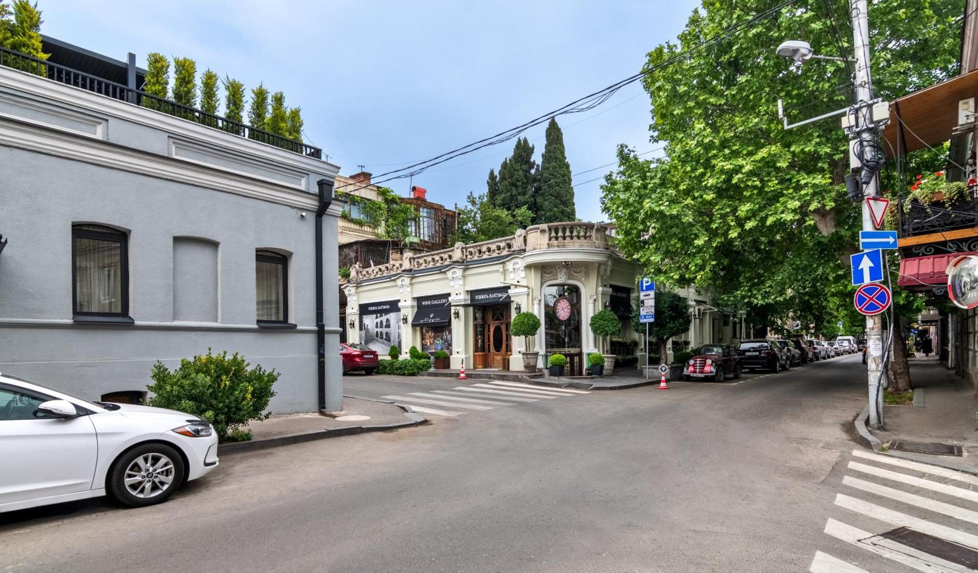 Luxury In Old With Terrace *