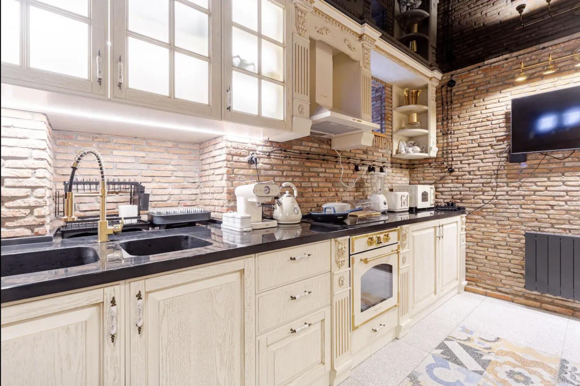 Luxury In Old With Terrace * تبليسي