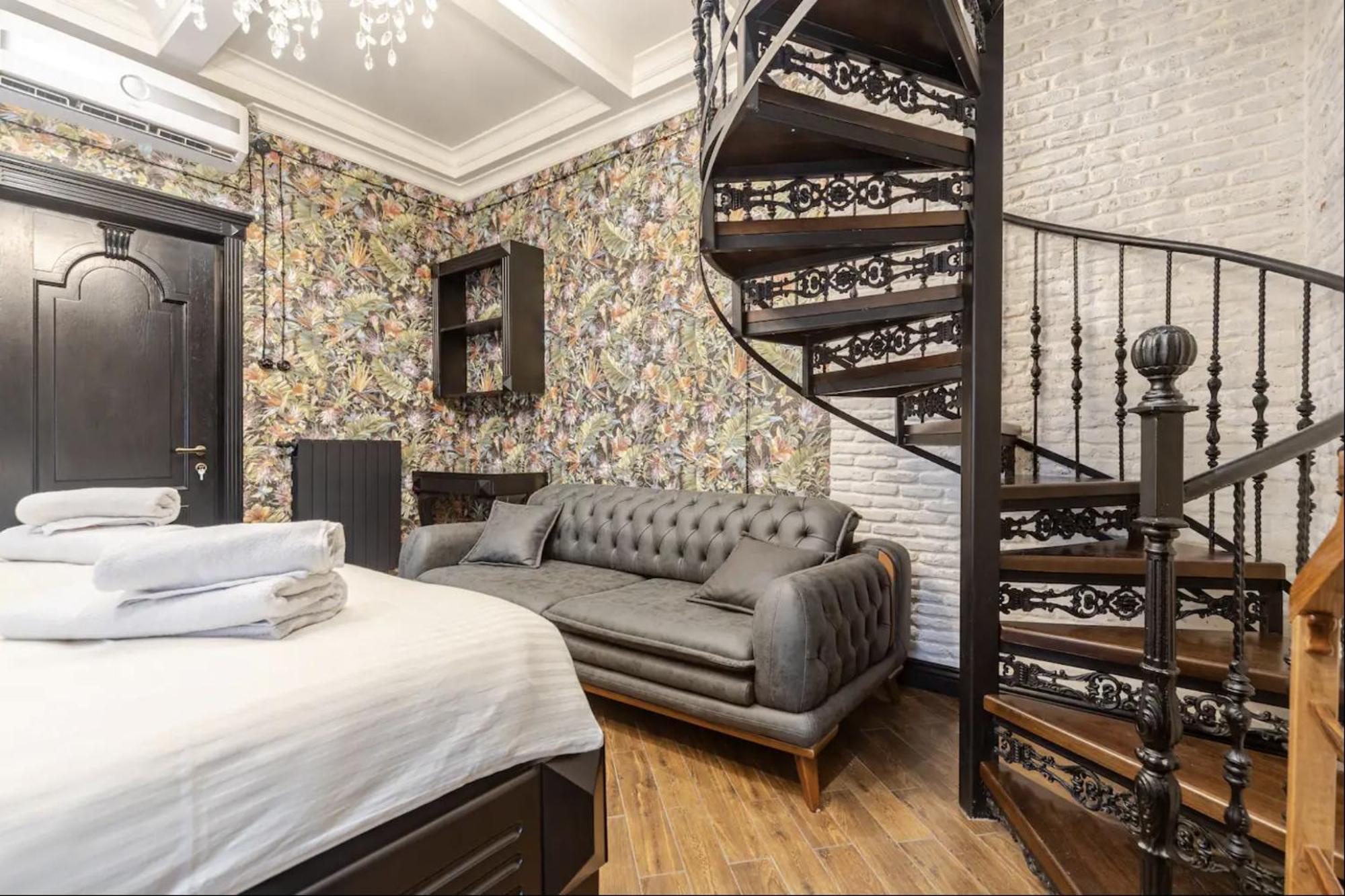 Luxury In Old With Terrace