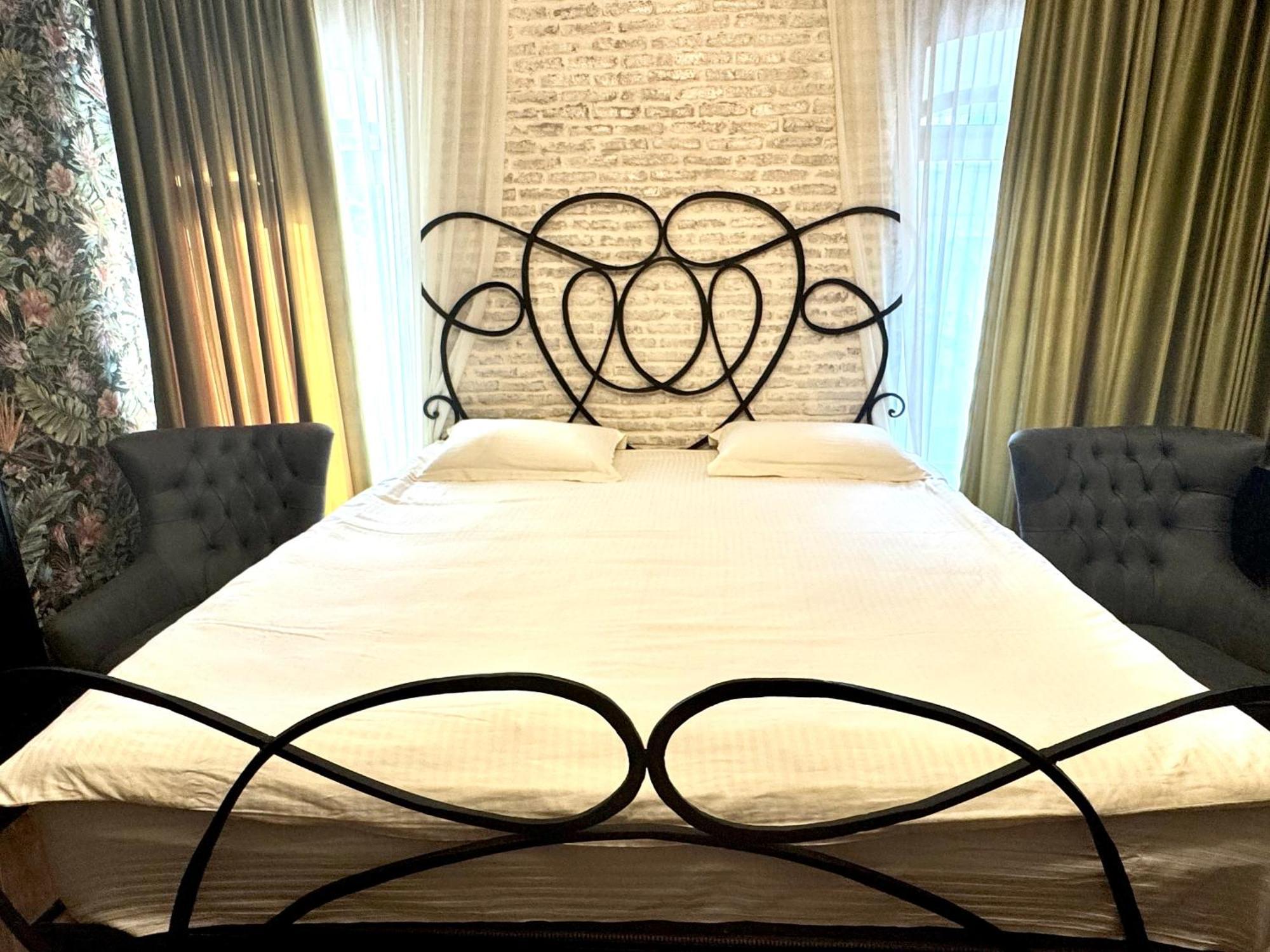 Luxury In Old With Terrace *