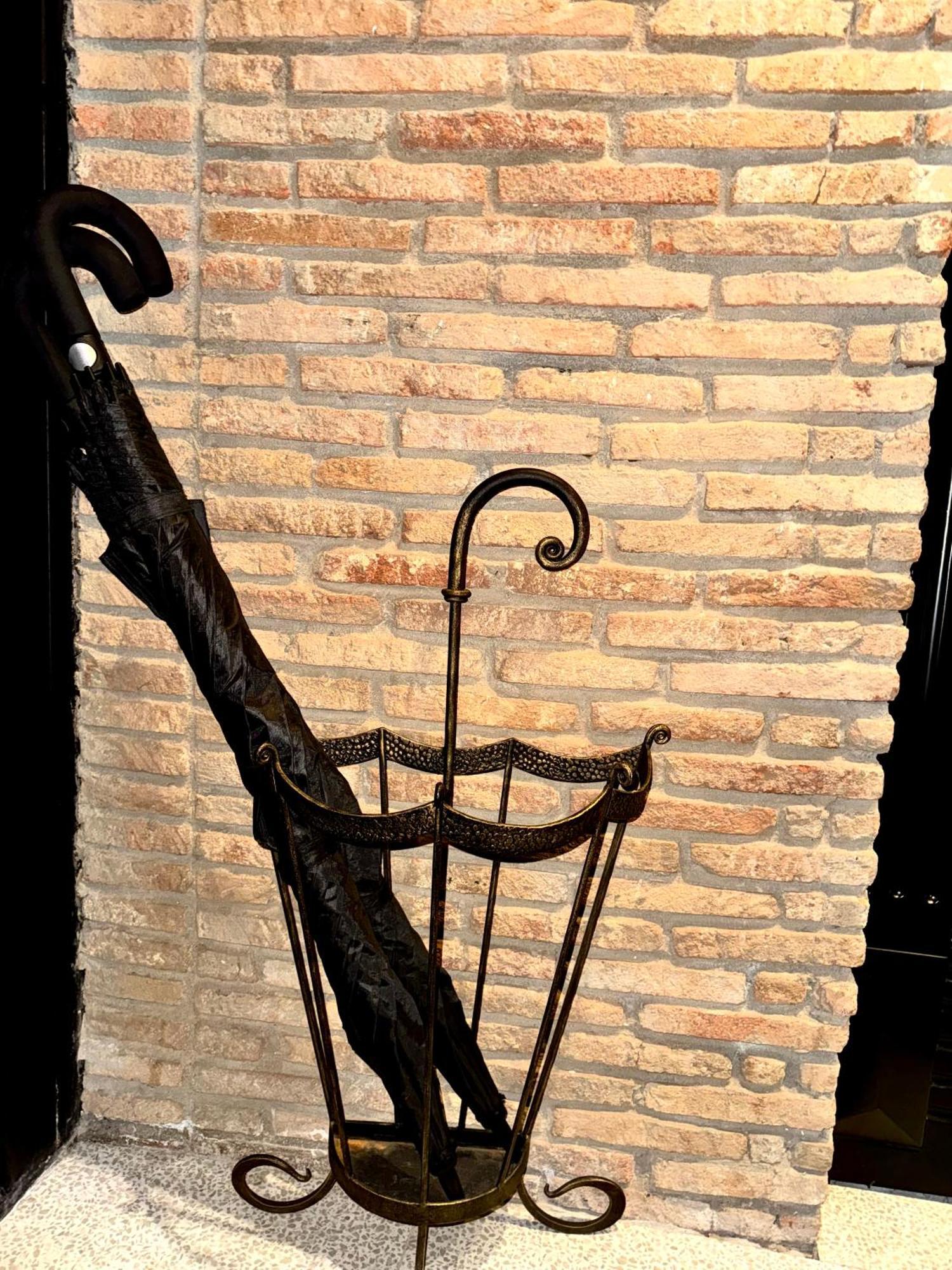 Luxury In Old With Terrace شقة *